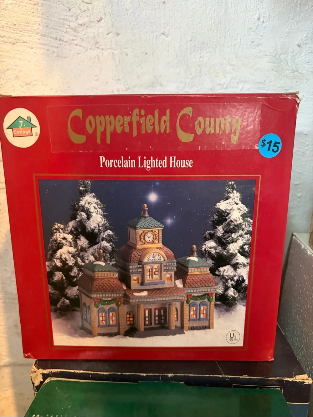 Copperfield County Porcelain Lighted House - Red Box